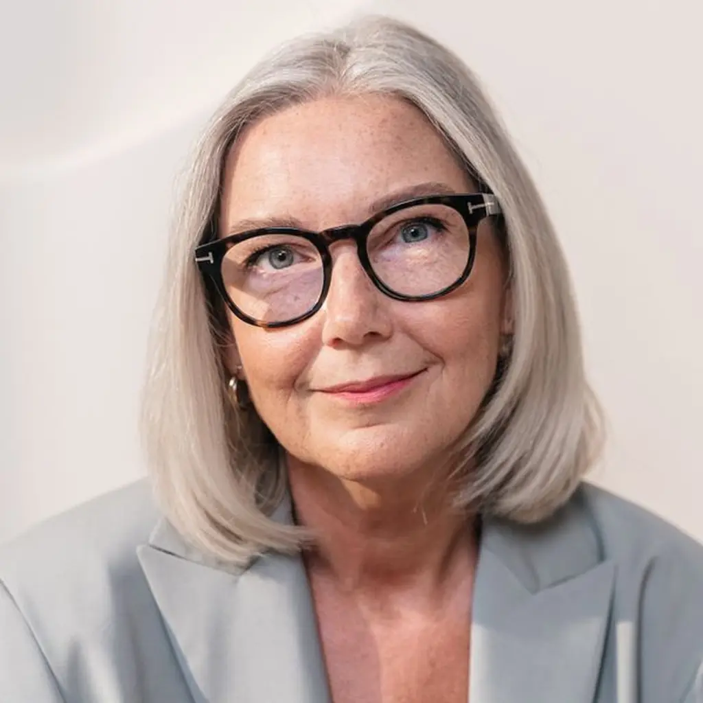 A-line layered gray bob slightly longer at the front